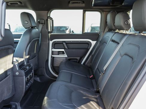 Used 2023 Land Rover Defender 110 S image 19