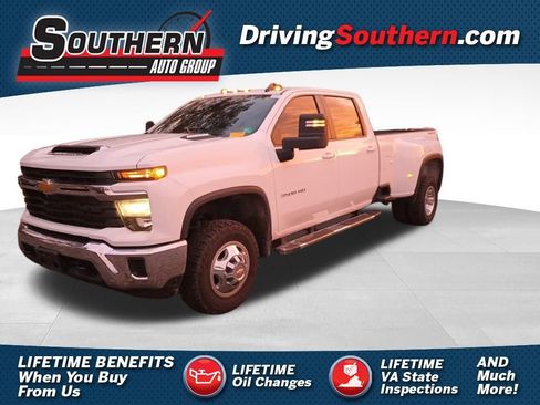 Used 2024 Chevrolet Silverado 3500 LT image 1