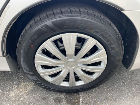 Used 2012 Toyota Camry LE FWD image 20