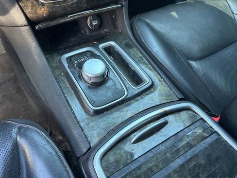 Used 2016 Chrysler 300 C image 7