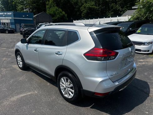 Used 2017 Nissan Rogue SV AWD/4WD image 4