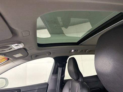 Used 2020 Volvo XC60 T5 Momentum FWD image 31