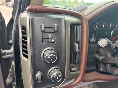 Used 2018 Chevrolet Silverado 1500 High Country AWD/4WD image 39
