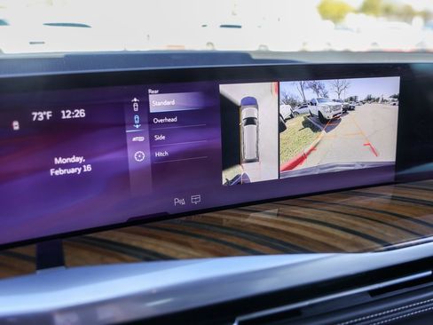 Certified 2025 Cadillac Escalade ESV Sport Platinum image 17