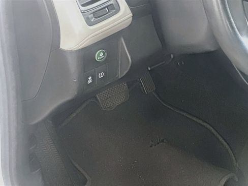 Used 2018 Honda HR-V LX image 16
