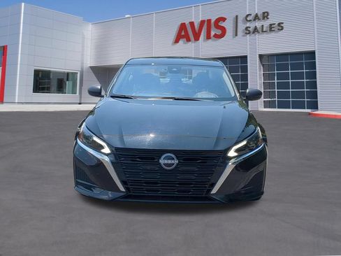 Used 2025 Nissan Altima 2.5 SV FWD image 2