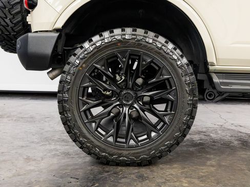 Used 2025 Ford Bronco Outer Banks AWD/4WD image 25