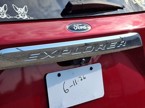 Used 2020 Ford Explorer XLT w/ Equipment Group 202A AWD/4WD image 11