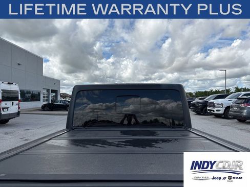 Used 2021 Jeep Gladiator Overland w/ Popular Equipment Package AWD/4WD image 12