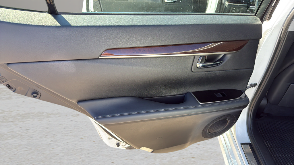 Used 2017 Lexus ES 350 w/ Premium Package FWD image 15