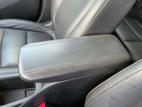 Used 2021 Buick Encore GX Essence FWD image 34