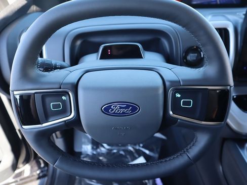 New 2025 Ford Expedition Active image 3