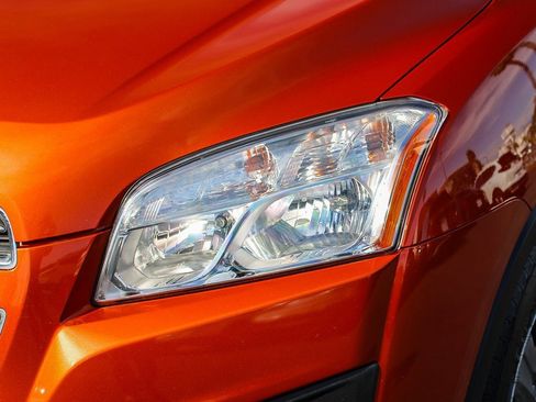 Used 2015 Chevrolet Trax LT w/ LT Sun and Sound Package image 5