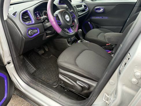 Used 2017 Jeep Renegade Latitude w/ Cold Weather Group AWD/4WD image 15