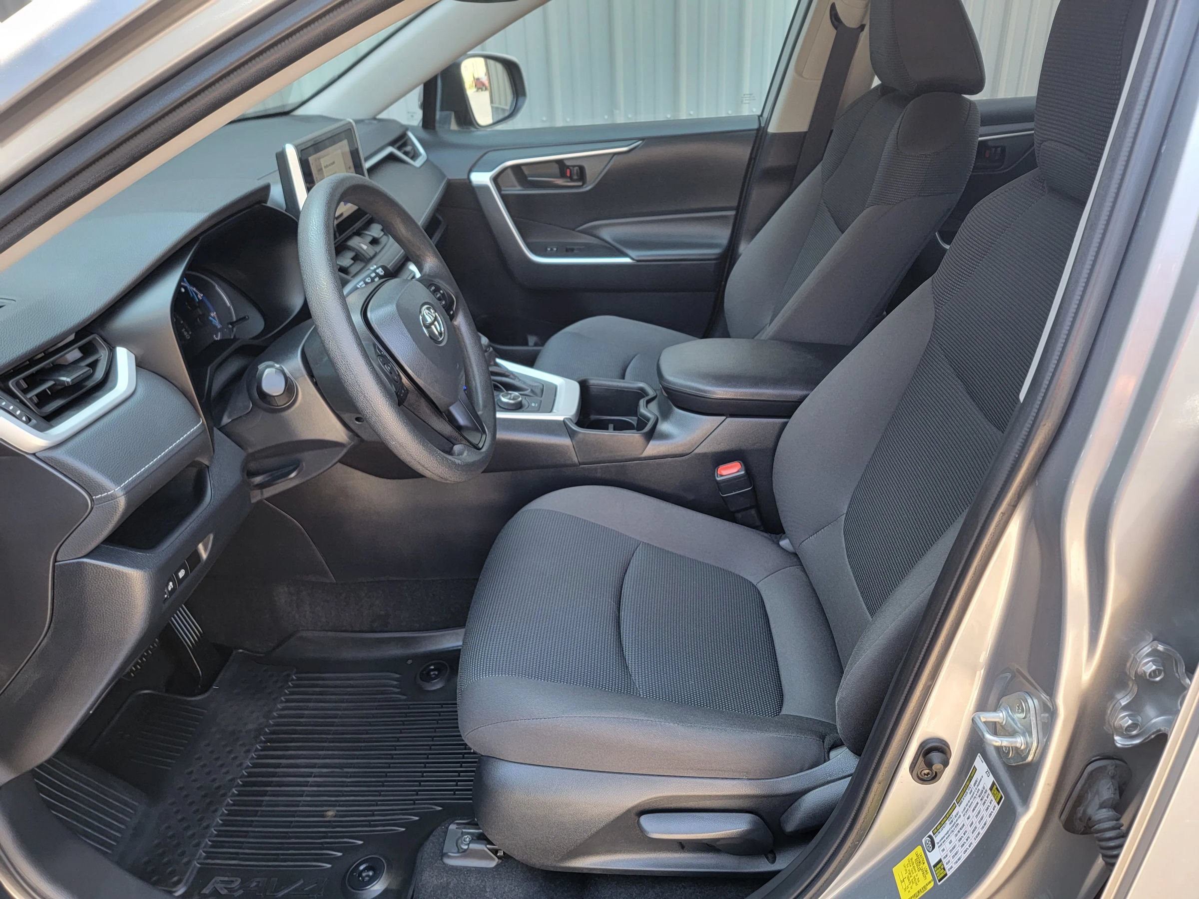 Used 2023 Toyota RAV4 LE AWD/4WD image 12