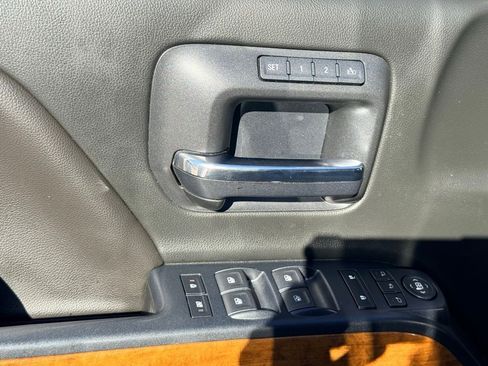 Used 2018 Chevrolet Silverado 1500 High Country image 21