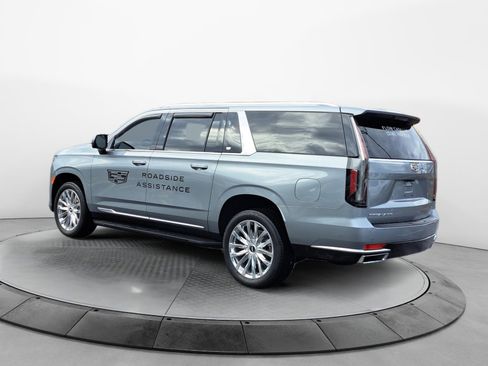 Used 2024 Cadillac Escalade ESV Premium Luxury image 5