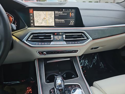 Used 2022 BMW X5 sDrive40i w/ Premium Package image 22