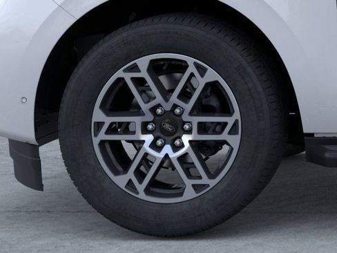 New 2025 Ford Expedition Active image 19