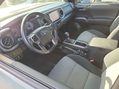Used 2022 Toyota Tacoma TRD Off-Road w/ Technology Package RWD image 3