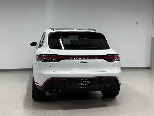 Certified 2026 Porsche Macan AWD/4WD image 3