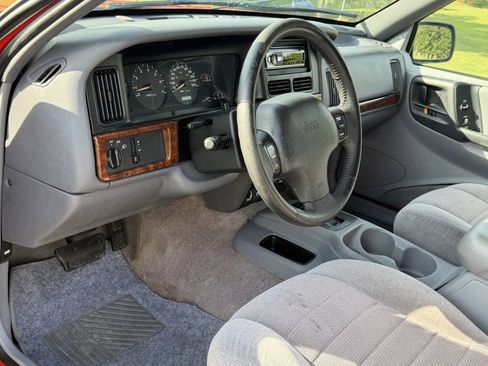 Used 1996 Jeep Grand Cherokee Laredo RWD image 28