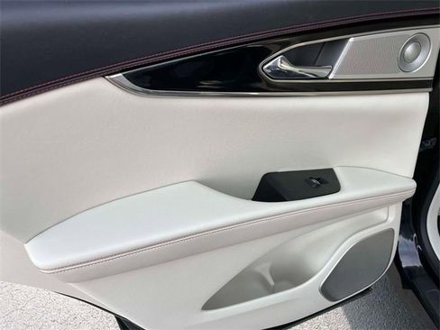 Used 2016 Lincoln MKX Black Label w/ Climate Package image 17