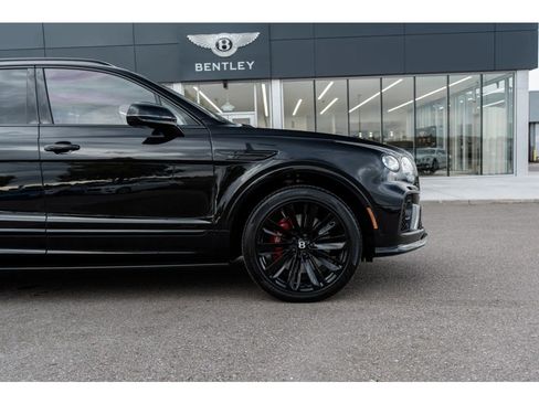Used 2023 Bentley Bentayga Speed image 16
