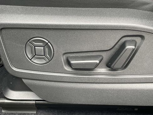 Used 2025 Audi Q5 Premium w/ Convenience Package AWD/4WD image 20