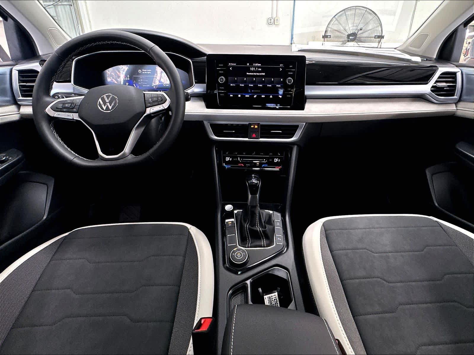 New 2027 Volkswagen Taos SE AWD/4WD image 5