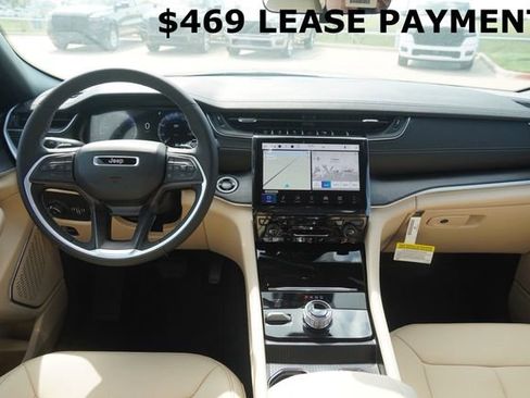 New 2025 Jeep Grand Cherokee Limited w/ Black Appearance Package image 13