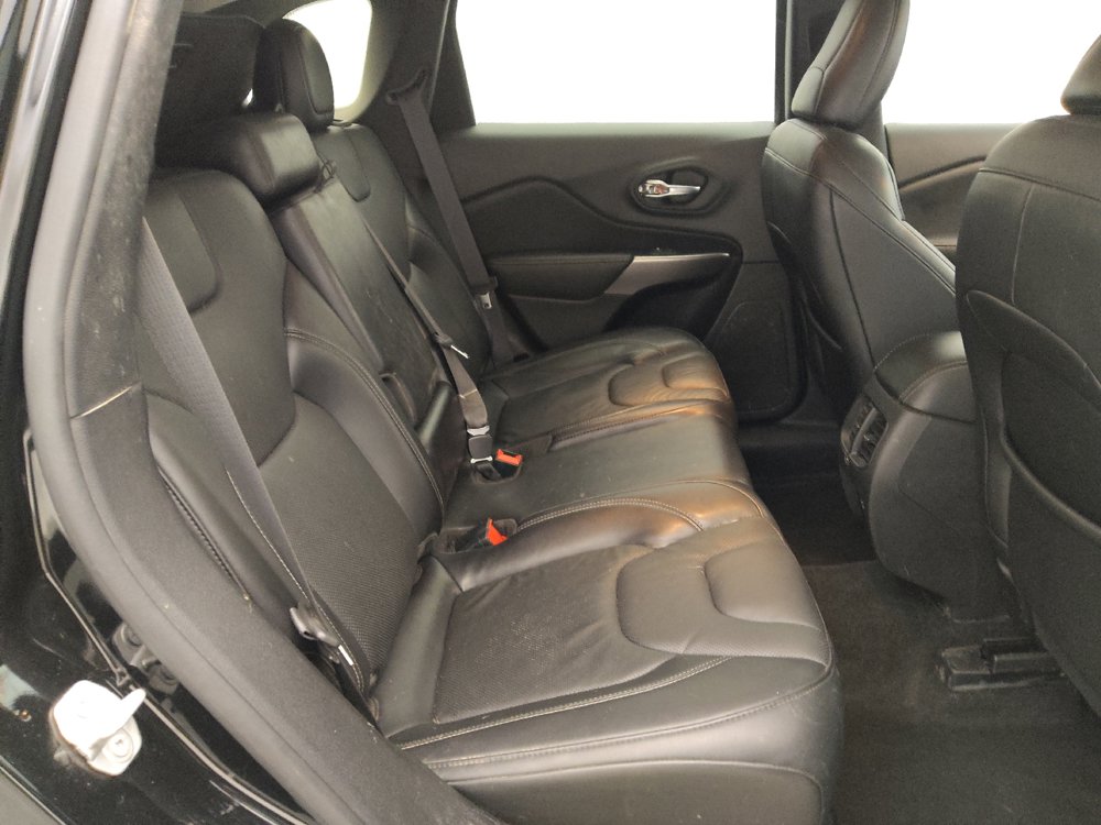 Used 2021 Jeep Cherokee Latitude Lux FWD image 19