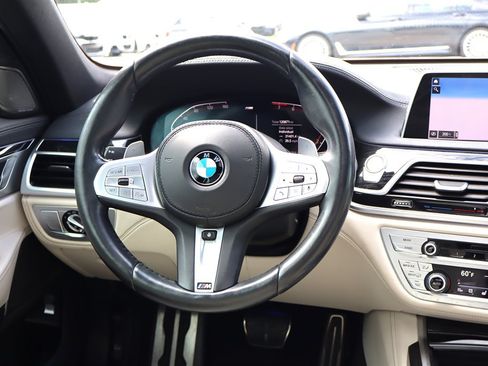 Used 2020 BMW 740i w/ M Sport Package RWD image 19