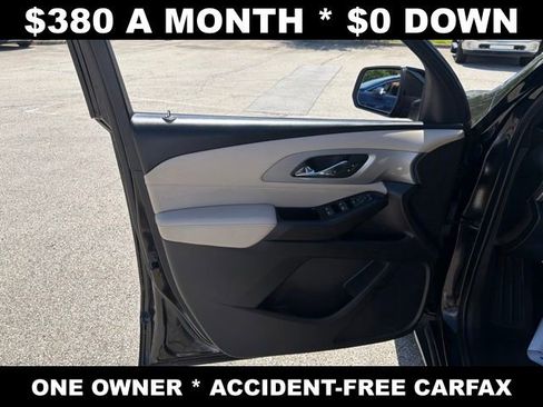 Used 2023 Chevrolet Traverse LS AWD/4WD image 9