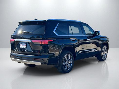 Used 2024 Toyota Sequoia Capstone image 5