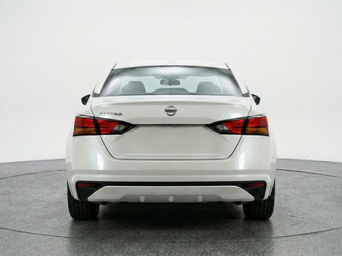 Used 2025 Nissan Altima 2.5 SV image 7