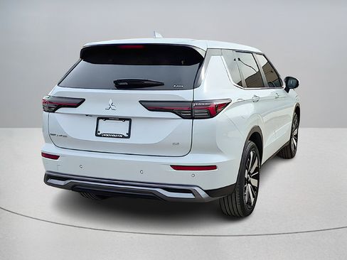 New 2026 Mitsubishi Outlander SE AWD/4WD image 6