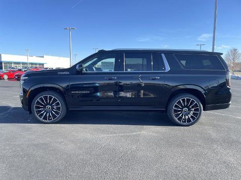 New 2026 Chevrolet Suburban High Country AWD/4WD image 2