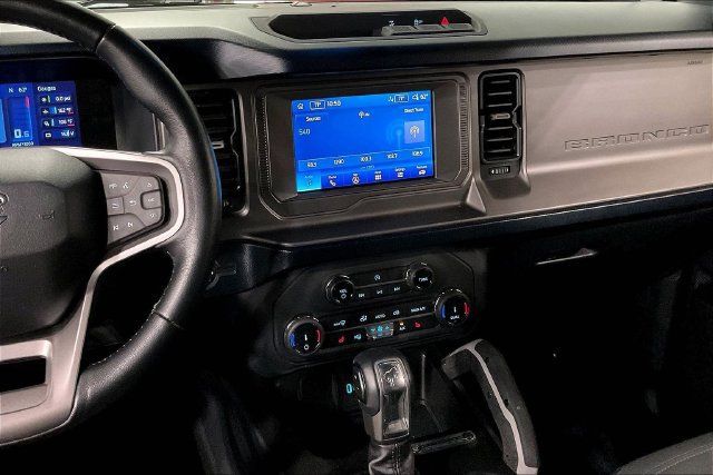 Used 2022 Ford Bronco Outer Banks AWD/4WD image 6