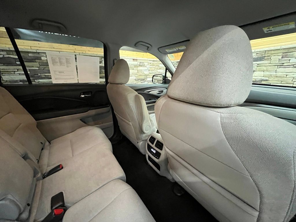Used 2021 Honda Pilot EX image 45