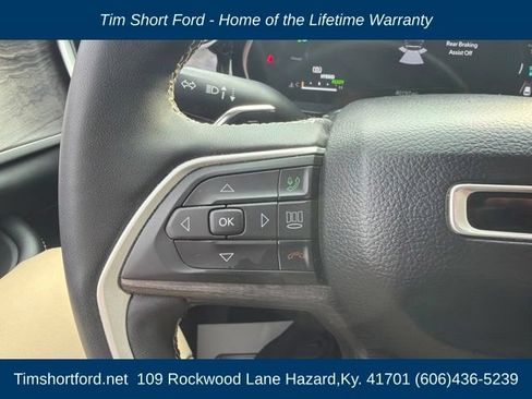 Used 2022 Jeep Grand Cherokee Limited 4xe w/ Luxury Tech Group II AWD/4WD image 17
