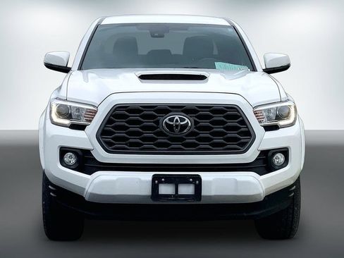 Used 2020 Toyota Tacoma TRD Sport w/ Exterior Package AWD/4WD image 7