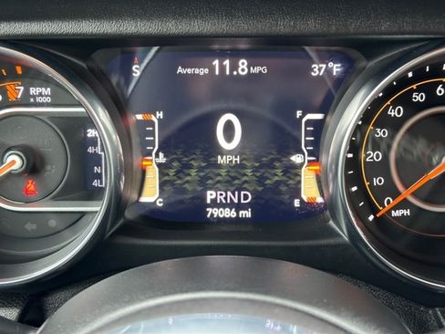 Used 2019 Jeep Wrangler Unlimited Sahara w/ Uconnect 4C Nav & Sound Group AWD/4WD image 20