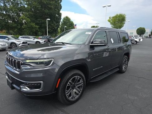 Used 2023 Jeep Wagoneer 4WD w/ Premium Group I image 4