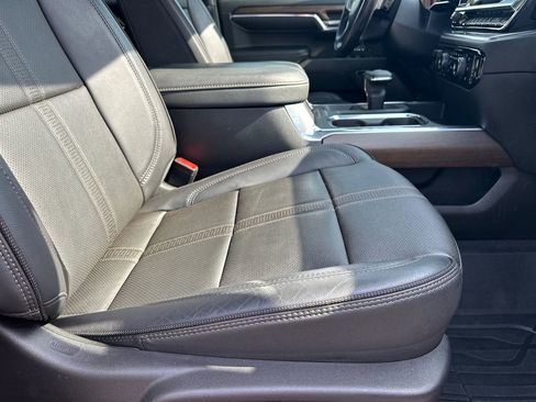 Used 2024 Chevrolet Silverado 1500 High Country image 14