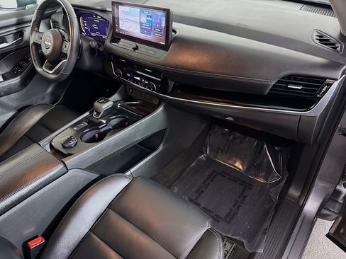 Used 2024 Nissan Rogue SL image 30