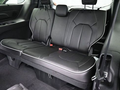 New 2026 Chrysler Pacifica Limited w/ Uconnect Theater Family Group AWD/4WD image 14