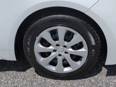Used 2021 Toyota Corolla LE FWD image 11