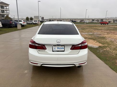 Used 2017 Honda Accord EX-L image 7