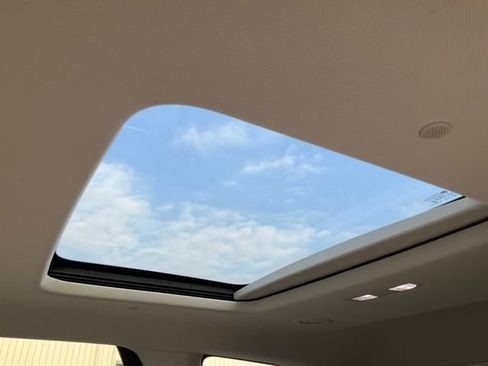 Used 2023 Buick Enclave Avenir w/ Avenir Technology Package FWD image 19